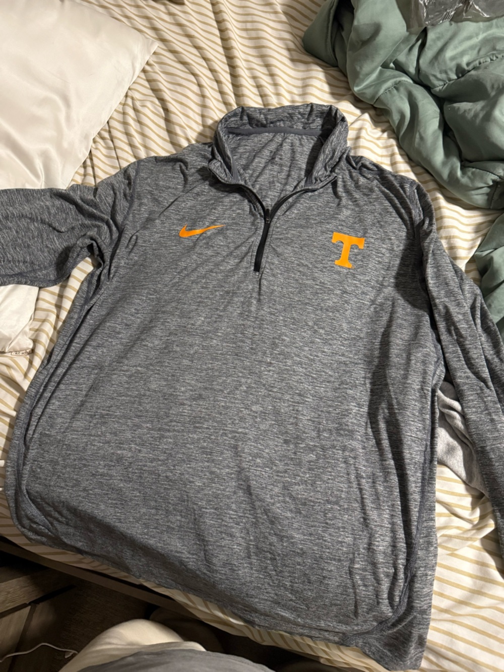 Men’s TN Vols Nike Dri Fit quarter zip XL